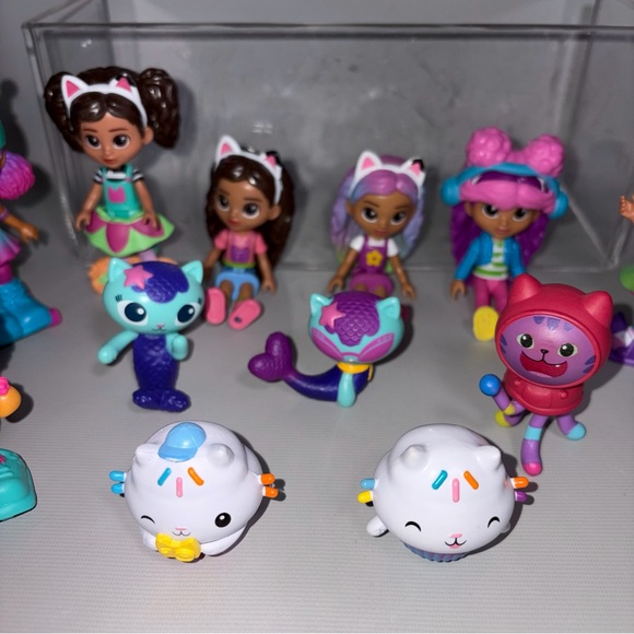 Gabby’s Dollhouse 81 Piece Lot Figures Accessories Playset Toys